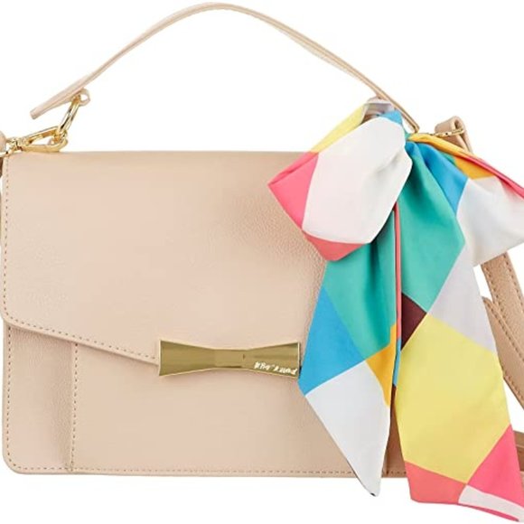 Betsey Johnson Handbags - NWT Betsey Johnson Top Handle Xonoah Cream Bag.